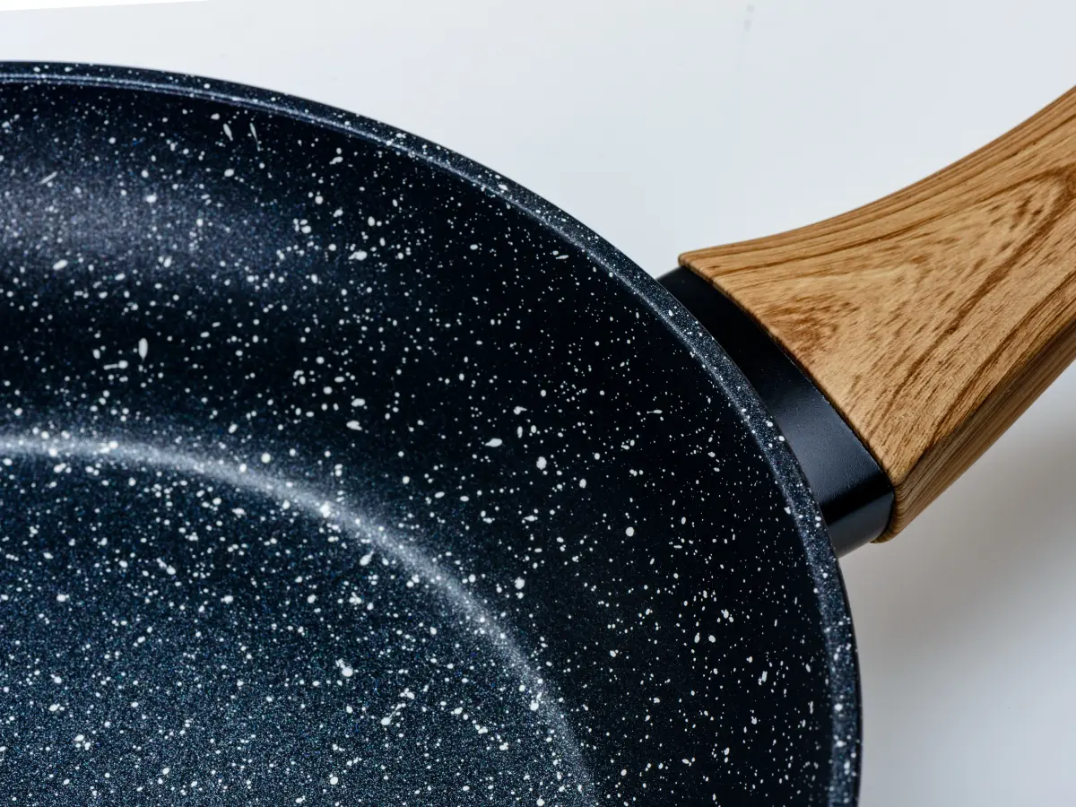 СКОВОРОДА алюминиевая с антипригарным мраморным покрытием "Black Granite" 24*4,5 см  Fresca 103494