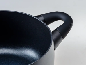 КАСТРЮЛЯ алюминиевая с антипригарным покрытием с крышкой 4,2 л/22 см   110380