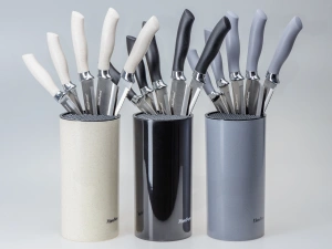 НАБОР НОЖЕЙ металлических 5 шт. на пластмассовой подставке   110322