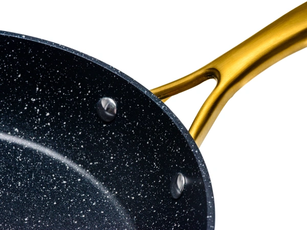 Купить СКОВОРОДА алюминиевая с антипригарным покрытием 24*4,7 см   109084 СКОВОРОДА алюминиевая с антипригарным покрытием 24*4,7 см   109084