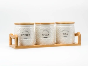 НАБОР БАНОК ДЛЯ СЫПУЧИХ ПРОДУКТОВ керамических "Coffee, Sugar, Tea" 3 шт. 700 мл/11*11*12,3 см на бамбуковой подставке   110150