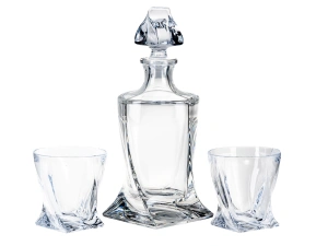 НАБОР ДЛЯ ПИТЬЯ стеклянный "QUADRO" 3 пр.: графин 800 мл, 2 стакана 340 мл   110086 
